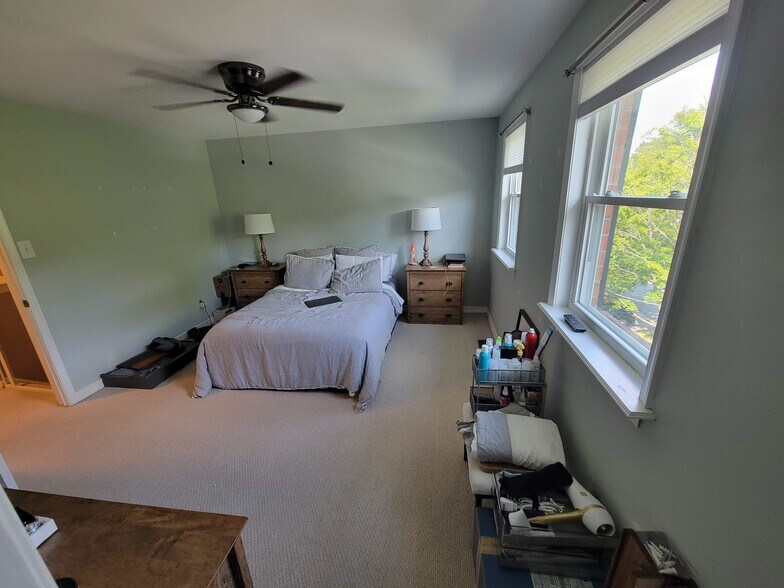 Master BR - 555 Coventry Lane