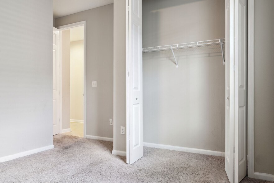 Building Photo - 2893 Farmall Dr