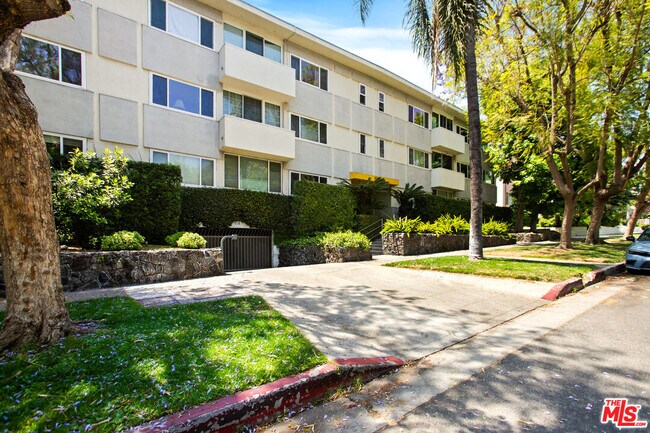 Building Photo - 1525 Hayworth Ave