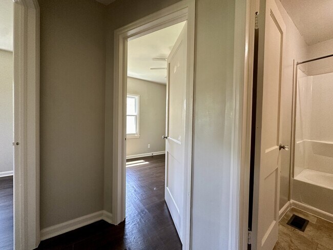 Building Photo - 2415 S Mosley