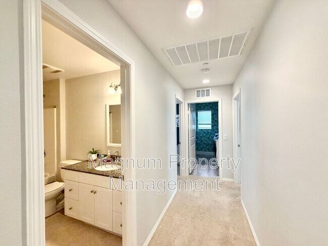 Building Photo - 34257 Swordfern Pl