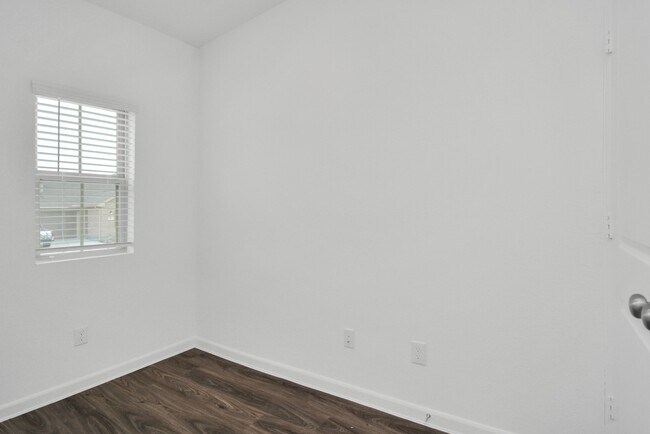 Building Photo - 15809 Macroom Dr