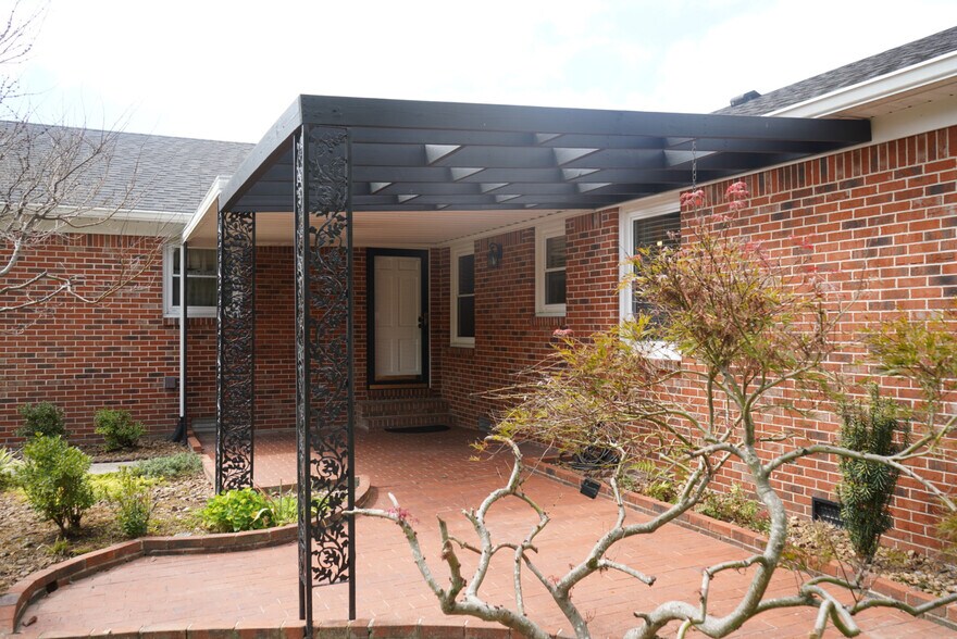 Building Photo - 735 Fisk Rd