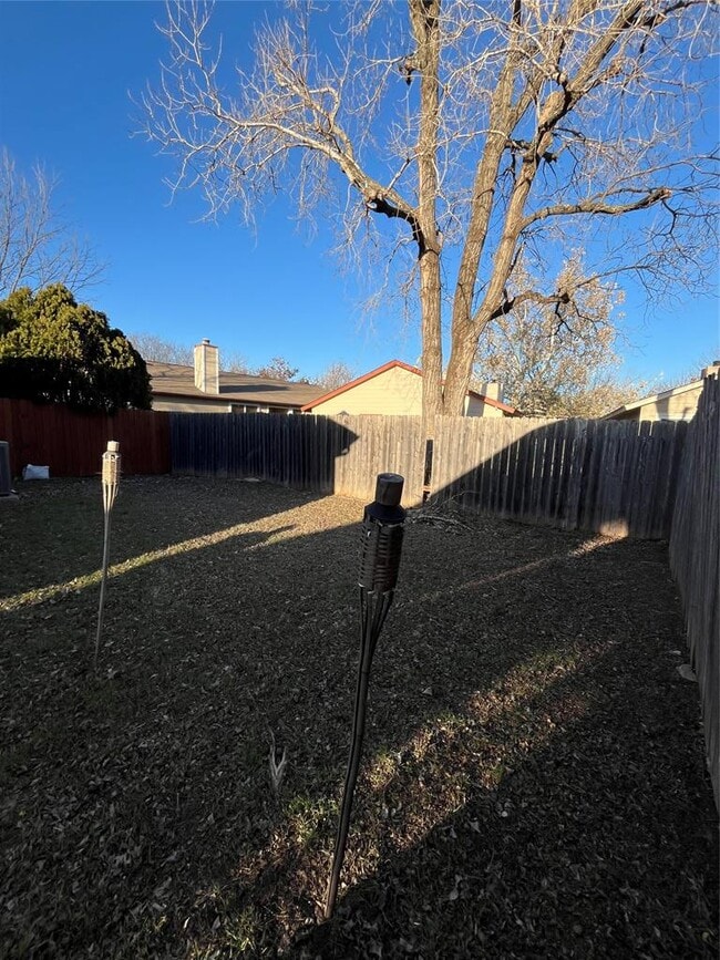 Building Photo - 5906 Green Acres