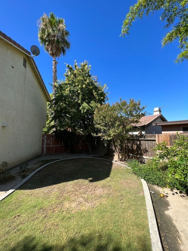 Building Photo - 5504 Pine Canyon Dr