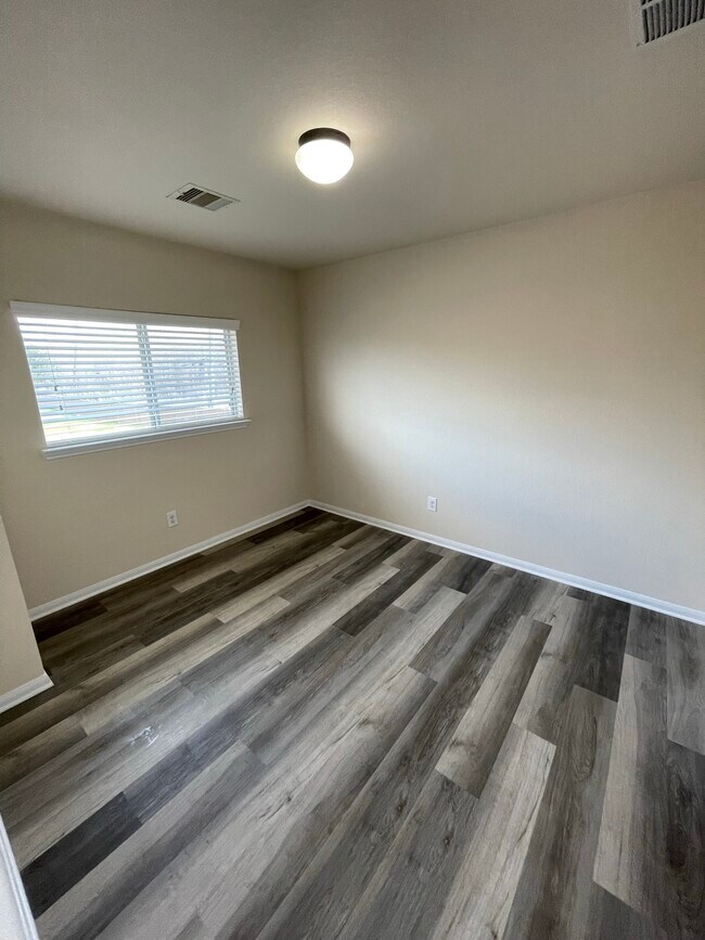 Building Photo - 1755 Nichole Woods Dr