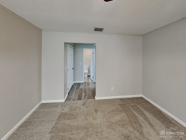 Building Photo - 1729 Farm Way