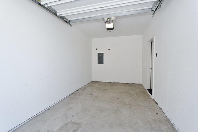 Building Photo - 504 S Utah Ave