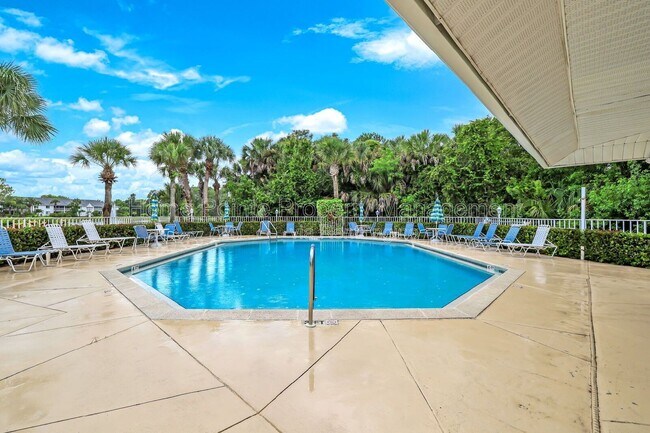 Building Photo - 249 Gabriel Cir