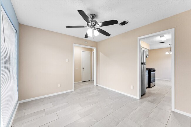 Building Photo - 1431 Epsilon St