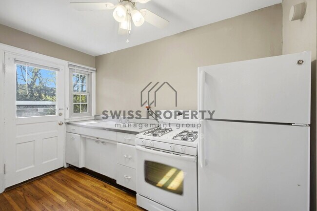 Building Photo - 25 W Tulane Rd