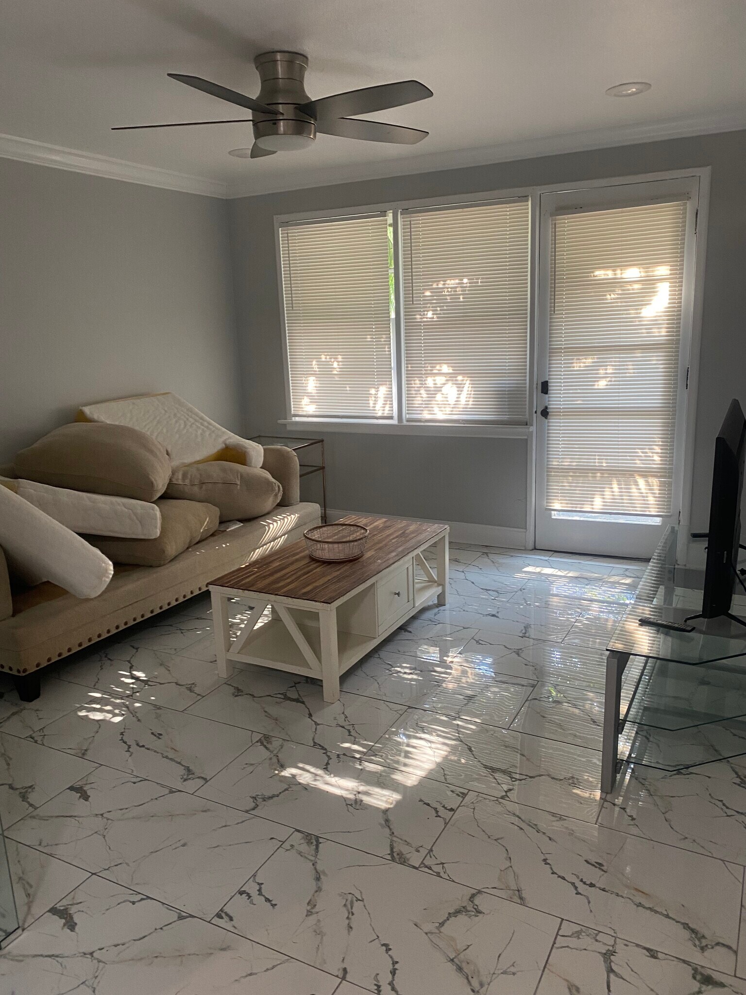 Building Photo - 1820 Metairie Rd