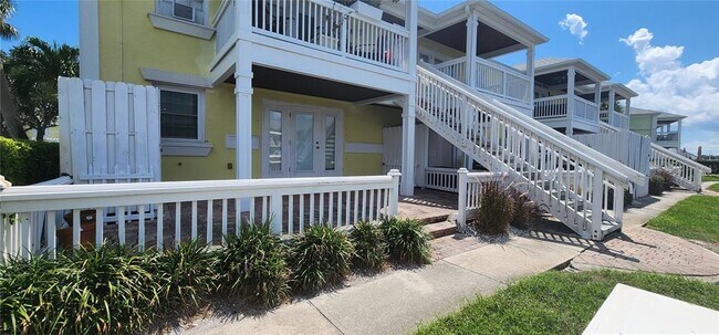 Building Photo - 5215 Coquina Key Dr SE
