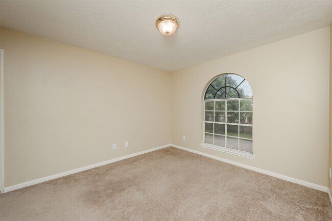 Building Photo - 215 Sunset Ridge Dr