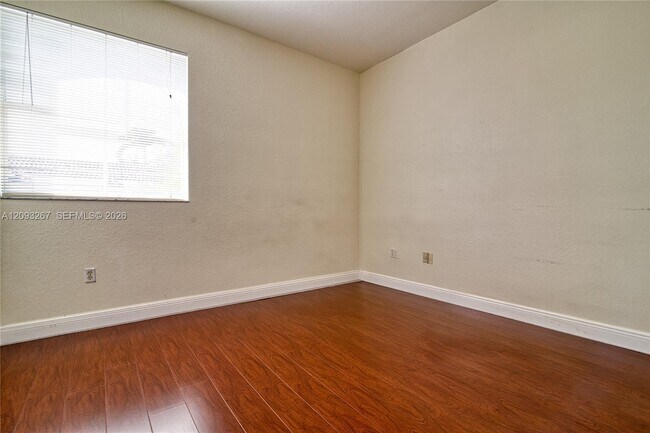 Building Photo - 4928 SW 140th Terrace
