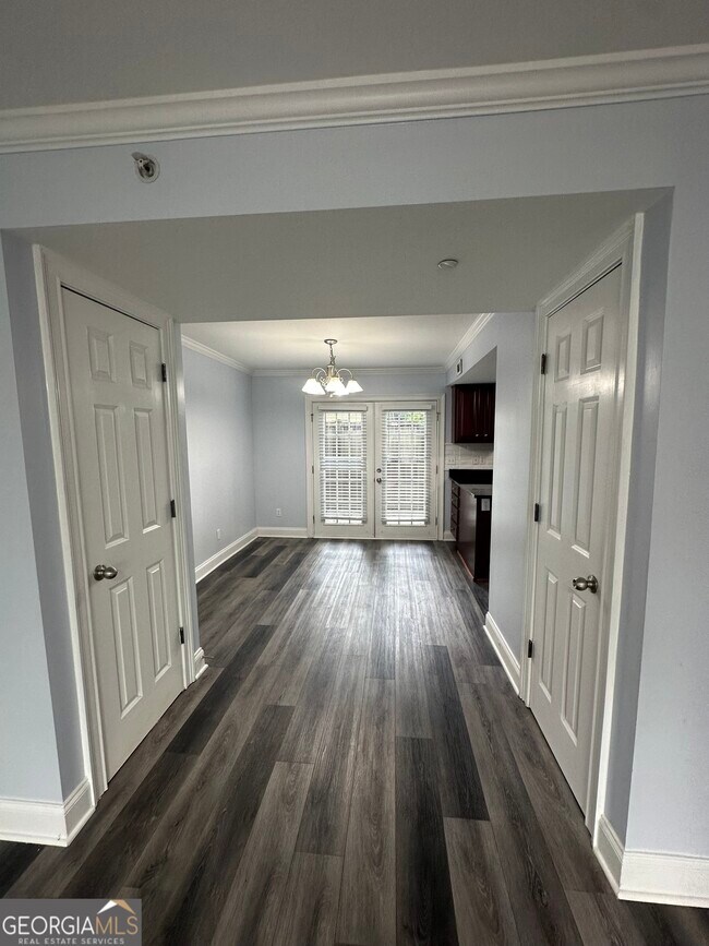 Building Photo - 35 Villa Ct SE