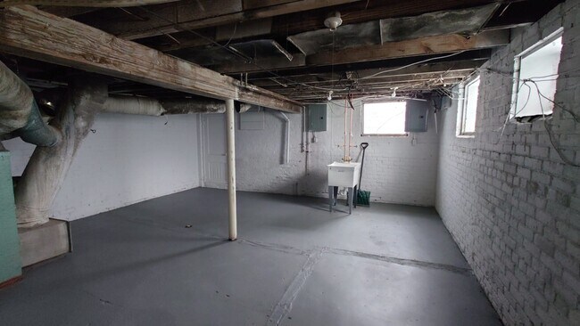 Building Photo - 1350 Alter Rd