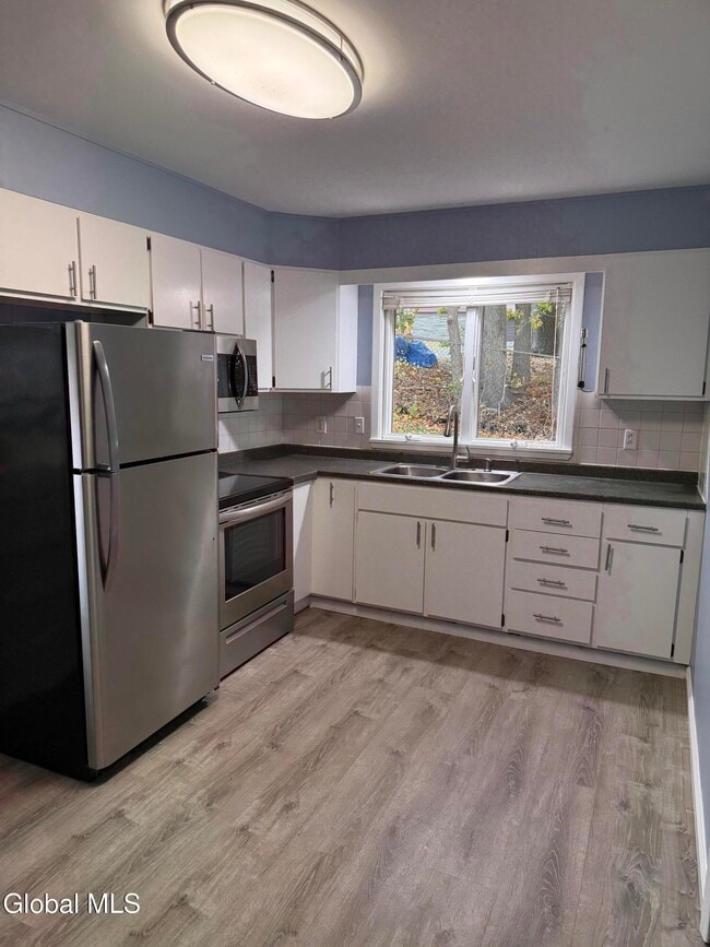 Building Photo - 7 Elgin St