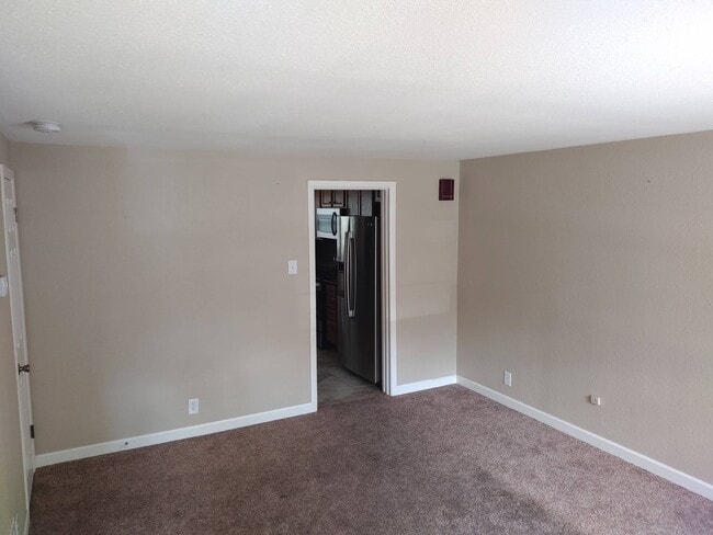 Building Photo - ALL PROSPECTIVE TENANTS MUST SUBMIT A $58 NON-REFUNDABLE APPLICATION FEE PER APPLICANT ONLINE AND...