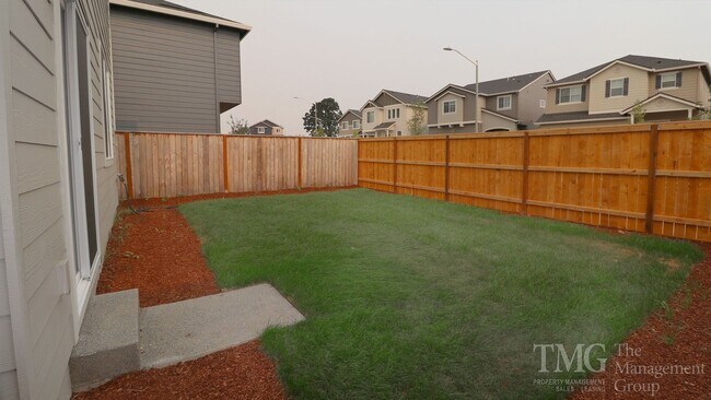 Building Photo - 3BD Home in Ridgefield in a Great Location!  Don't Miss Out!