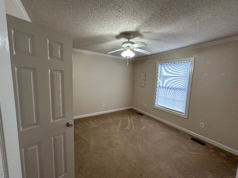 Building Photo - 75 Rollins Acres Ln