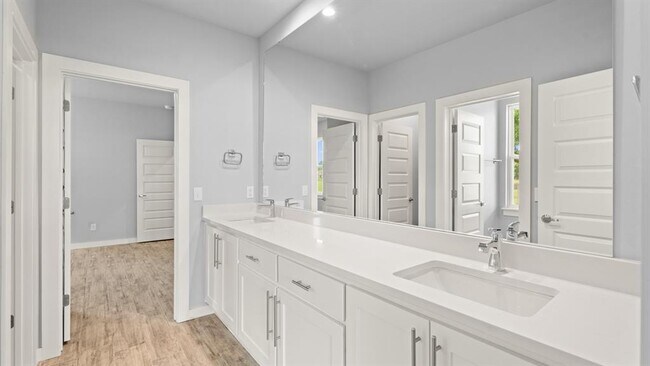 Building Photo - 12624 E Hefner Rd