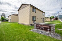 Building Photo - 713 12th St