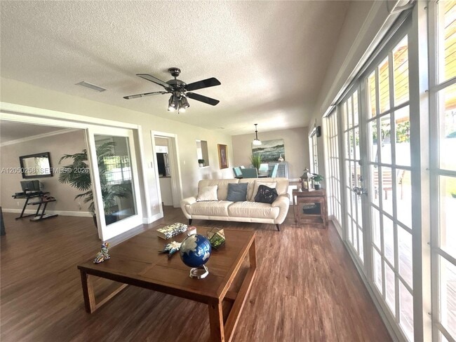 Building Photo - 416 Bayberry Dr