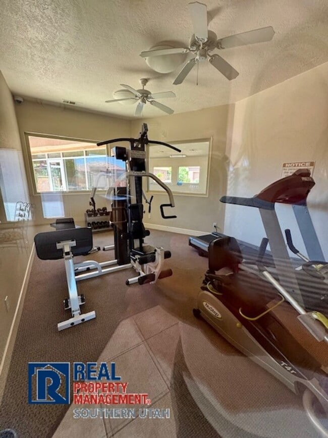 Building Photo - Copper Canyon 3 Bedroom Home