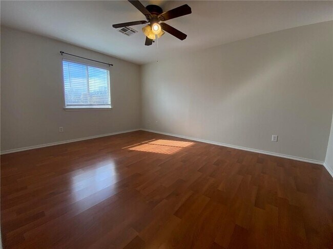 Building Photo - 141 Ruby Lake Dr