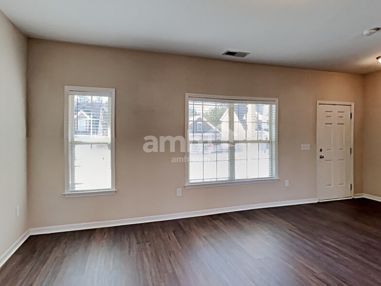 Building Photo - 913 Bridlemine Dr