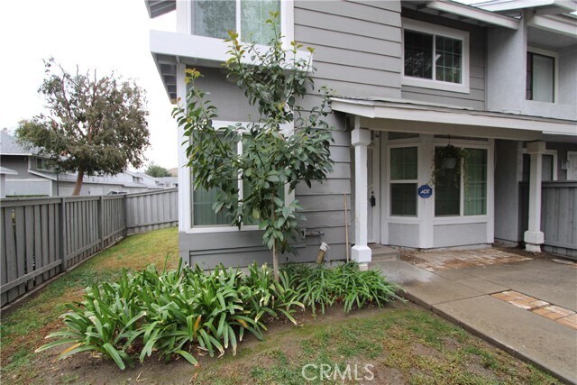 Building Photo - 1380 W 48th St