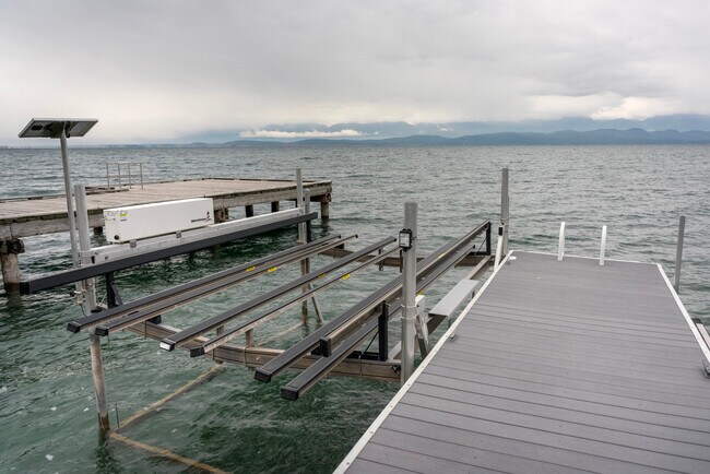 Building Photo - 150 Adams St