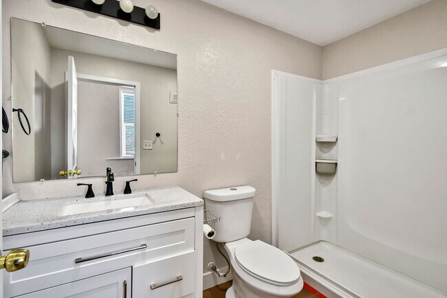 Building Photo - VINTAGE VAULT