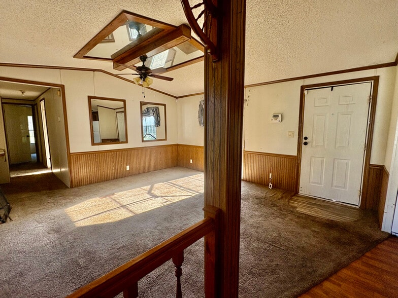 Building Photo - 1054 Pecan Dr