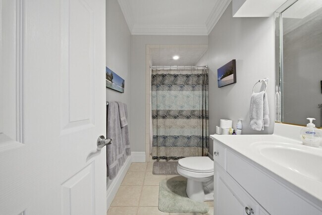 Building Photo - 4013 Lambs Creek Ct