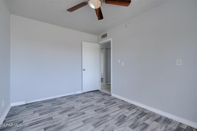 Building Photo - 10368 Potencia Dr