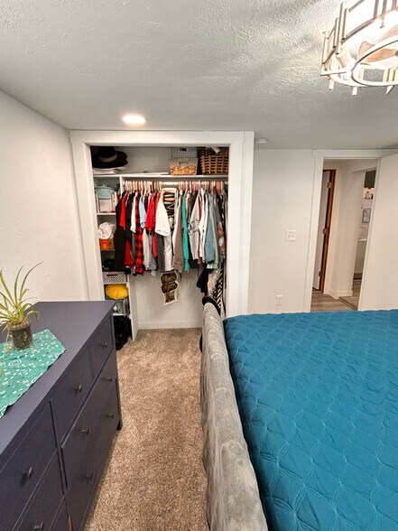 Building Photo - 826 Burton Ave