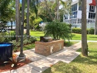 Building Photo - 1627 Brickell Ave