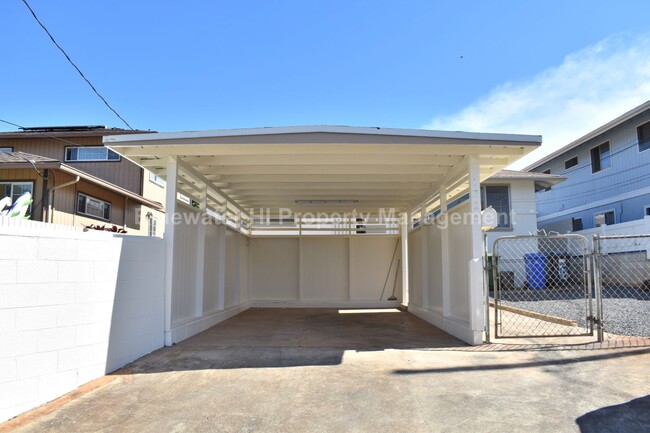 Building Photo - Renovated 4 bedroom, 2 bath Palolo home w/...