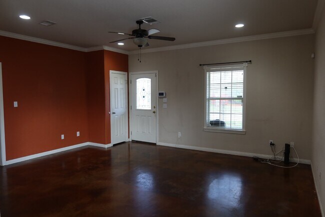 Building Photo - Charming 3-Bedroom Home with 2 Full Baths in Waco, TX - Perfect for Your Family!