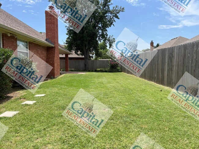Building Photo - Beautiful 3 Bedroom W/ Move In Special