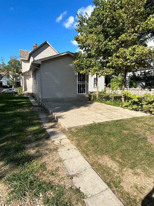 Building Photo - 83 E Maynard Ave