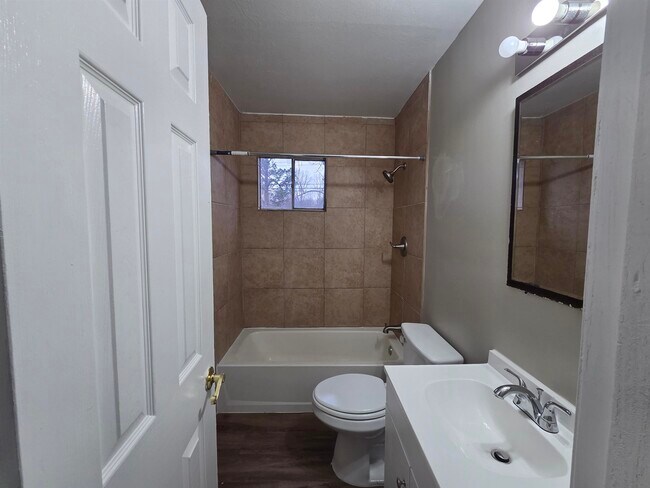 Building Photo - 4535 Beacon Hls Dr