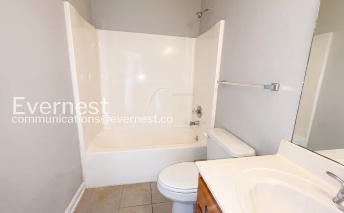 Building Photo - 5669 Kaitlyn Dr W