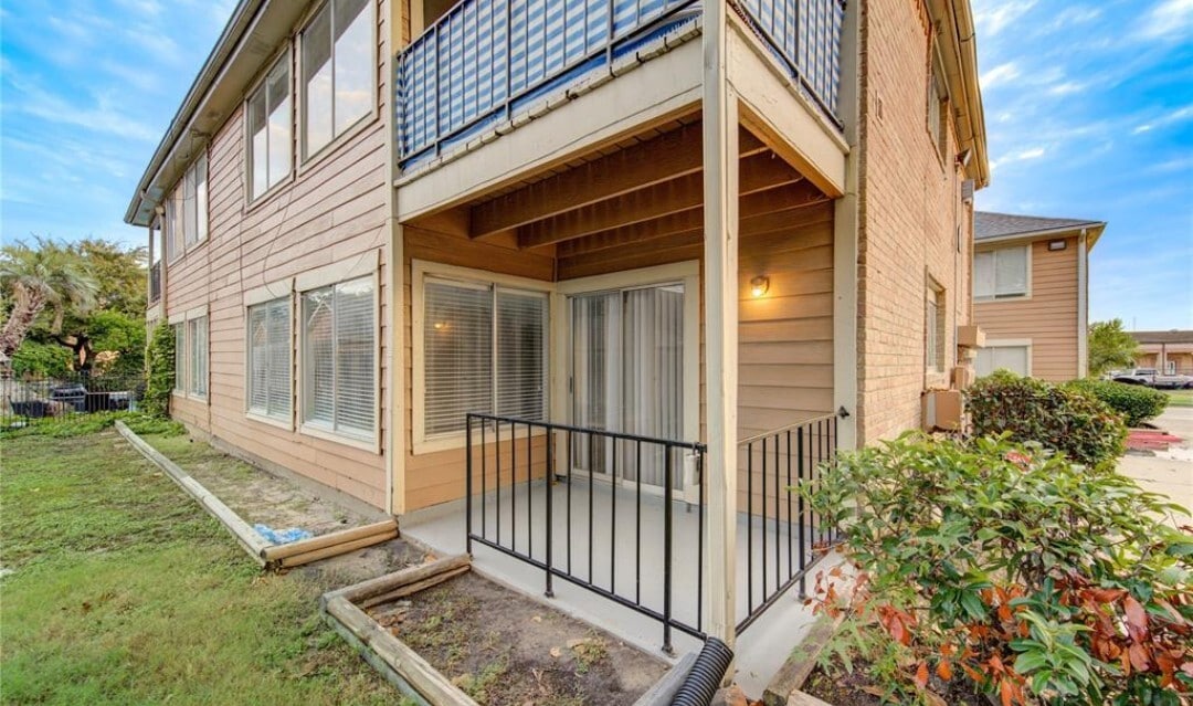 Building Photo - 12200 Overbrook Ln