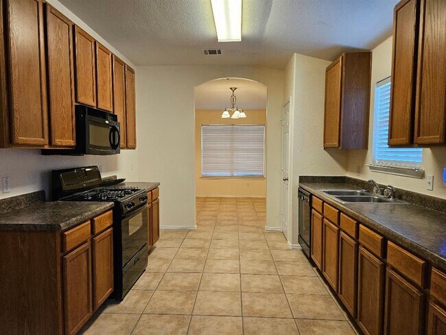 Building Photo - 17833 Floribundas Ln