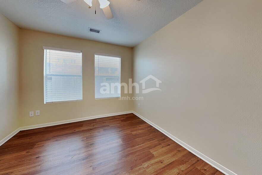 Building Photo - 5602 Darby Square Trl