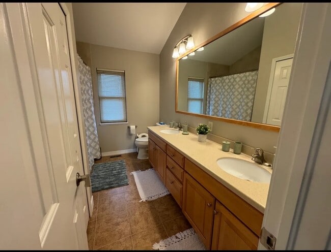 Building Photo - 2565 Wimbleton Ct