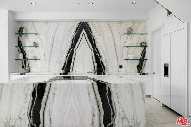 Building Photo - 4841 Alonzo Ave